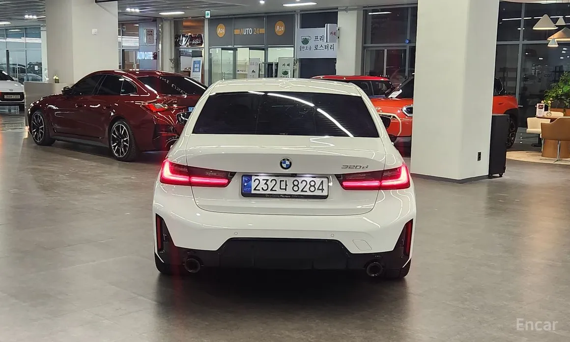 Photo 4 - BMW 3 Series