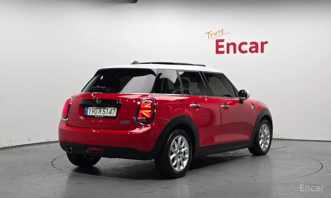 Фото 2 - Mini Cooper