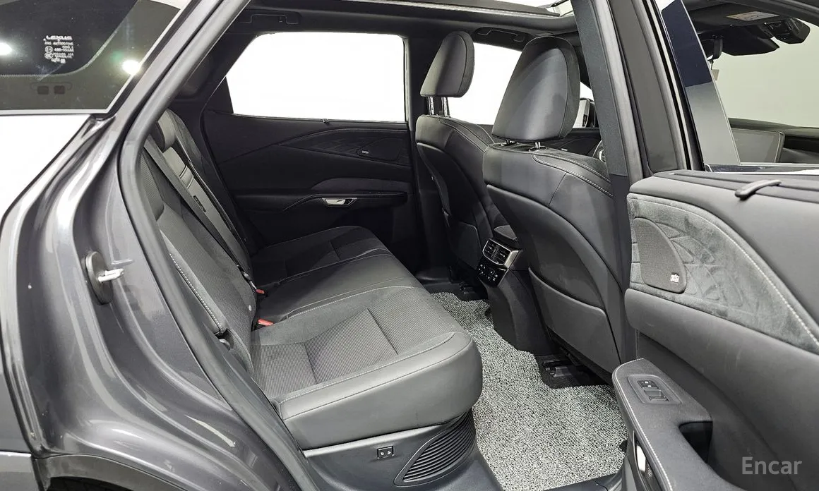 Фото 12 - Lexus RX