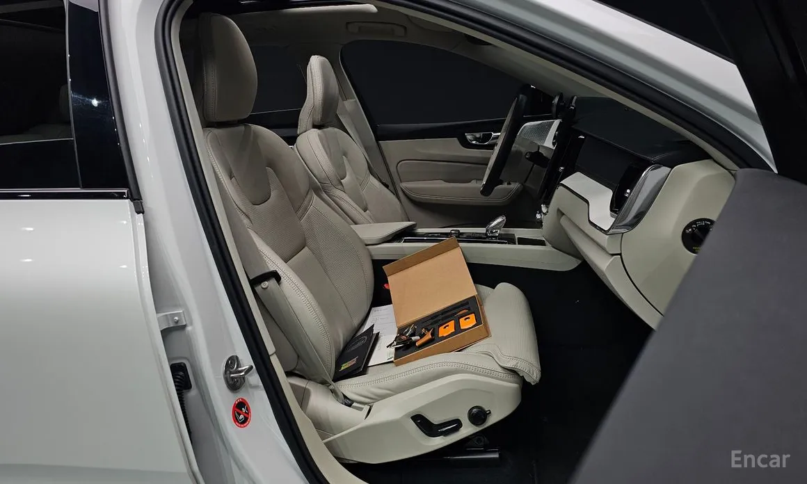 Фото 10 - Volvo XC60