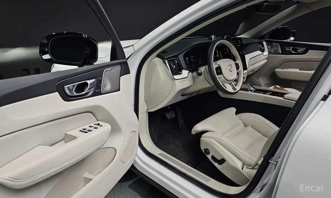 Фото 11 - Volvo XC60