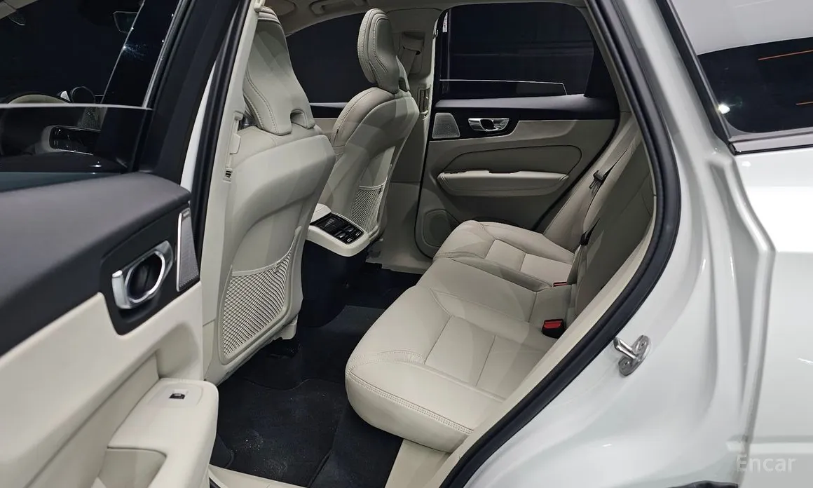 Фото 12 - Volvo XC60