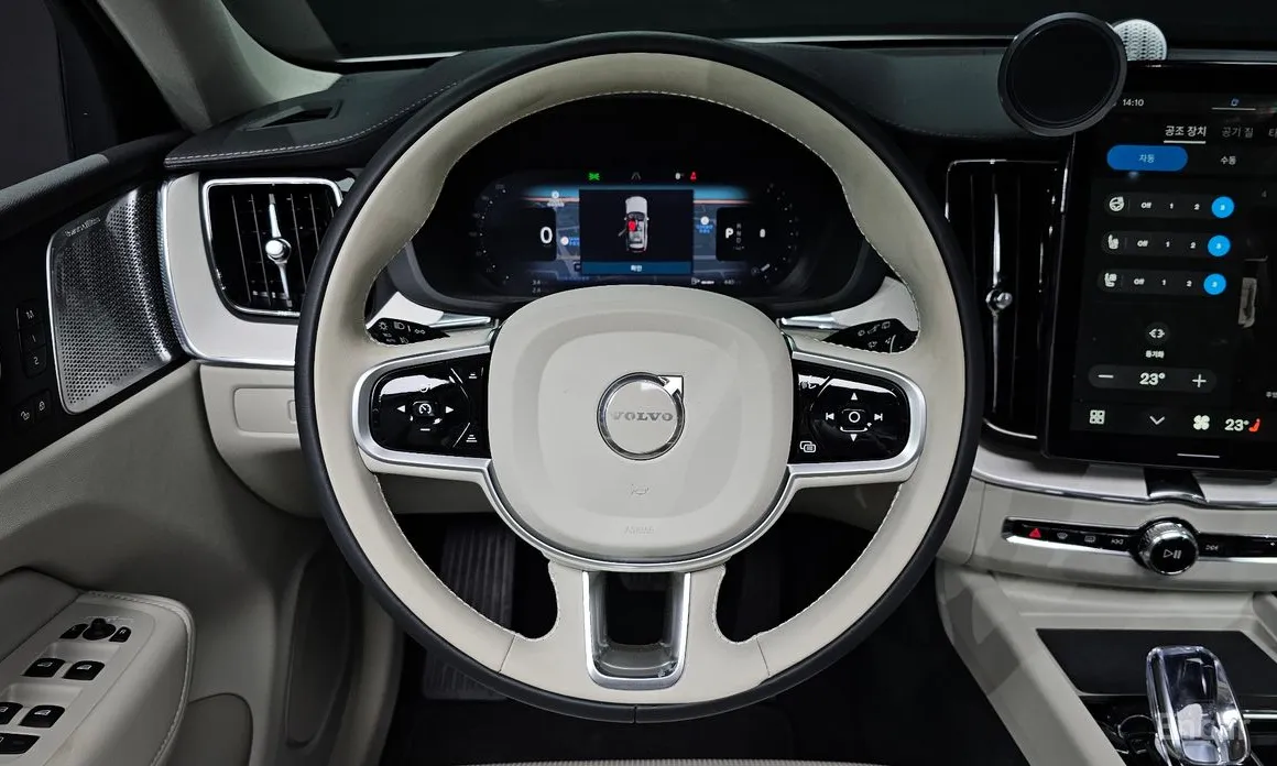 Фото 13 - Volvo XC60