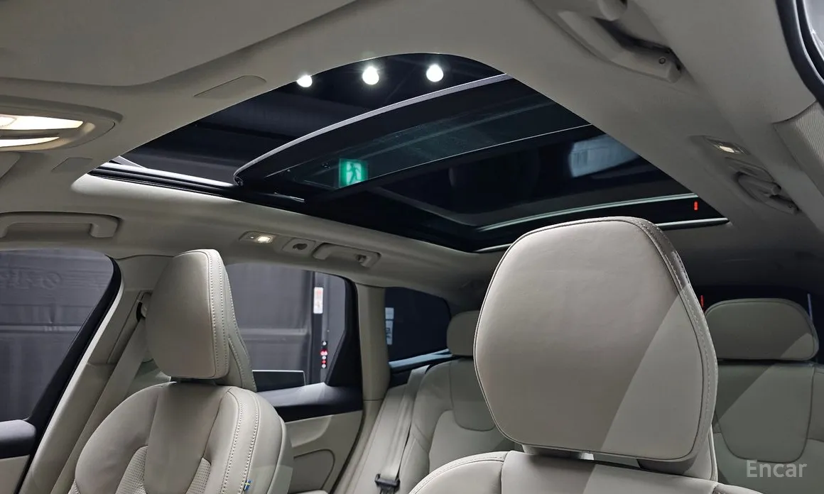 Фото 18 - Volvo XC60