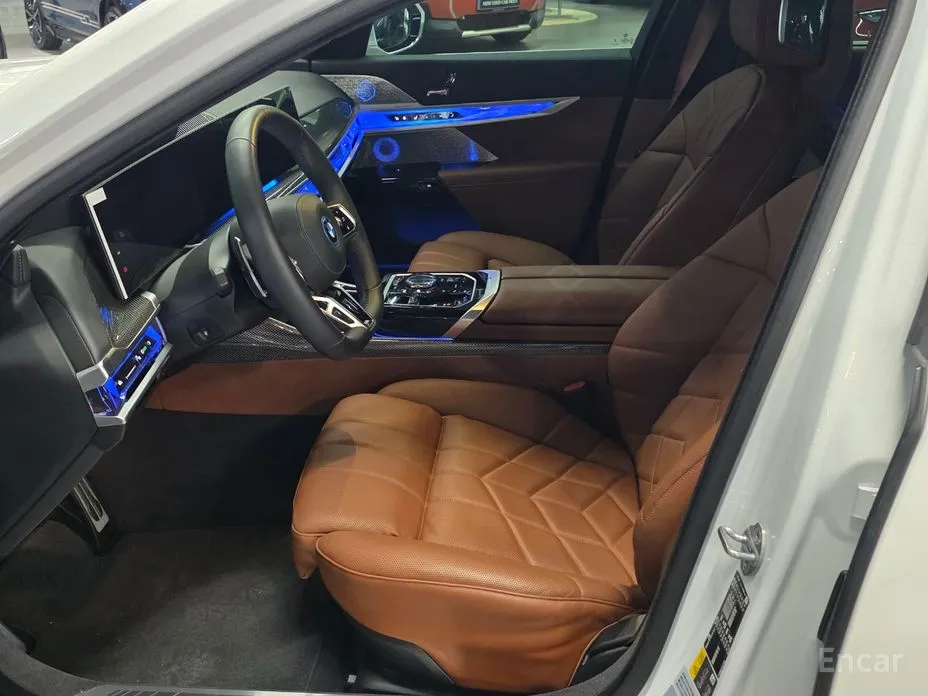 Фото 3 - BMW 7 Series