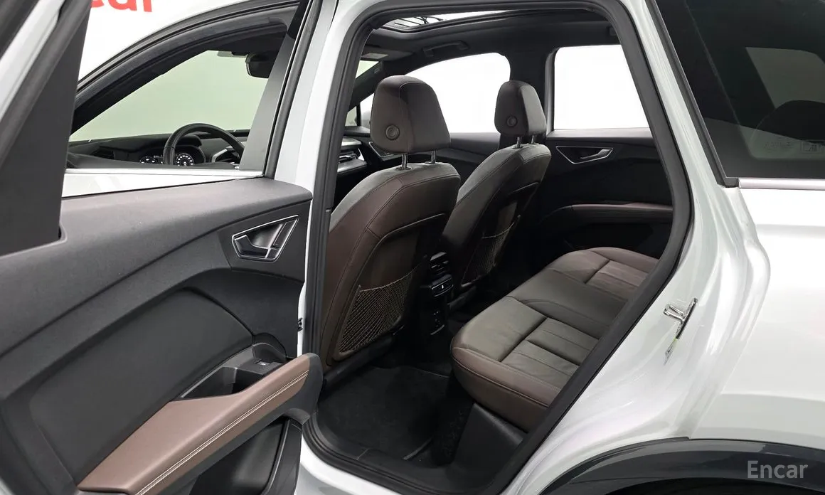 Фото 12 - Audi Q4 e-tron