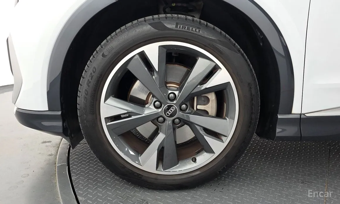 Фото 5 - Audi Q4 e-tron