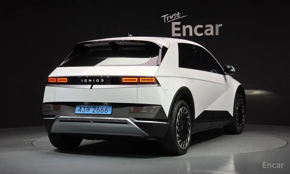 Фото 2 - Hyundai Ioniq 5