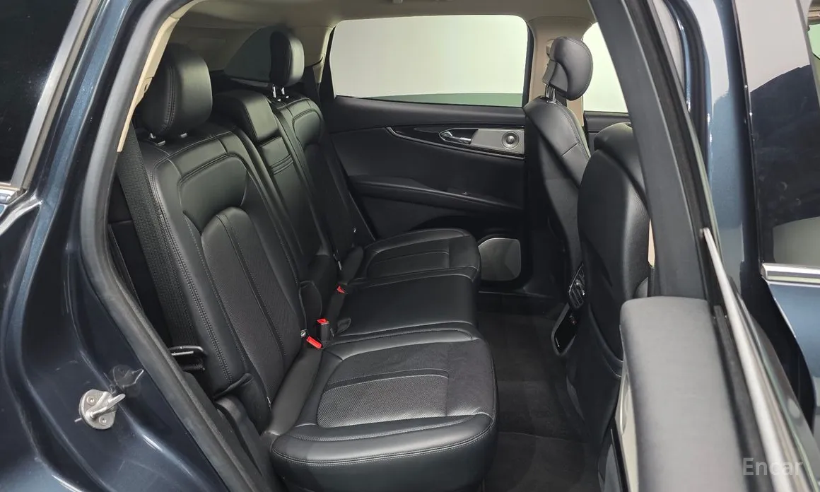 Фото 12 - Lincoln Nautilus