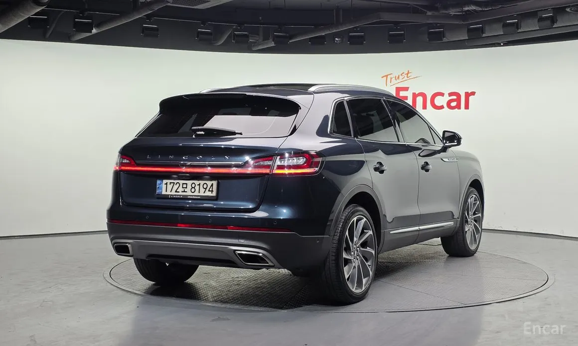 Фото 2 - Lincoln Nautilus