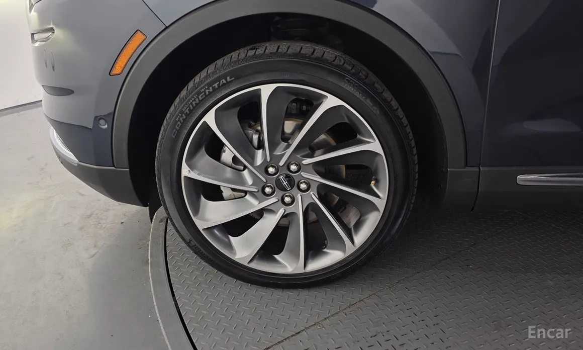 Фото 5 - Lincoln Nautilus