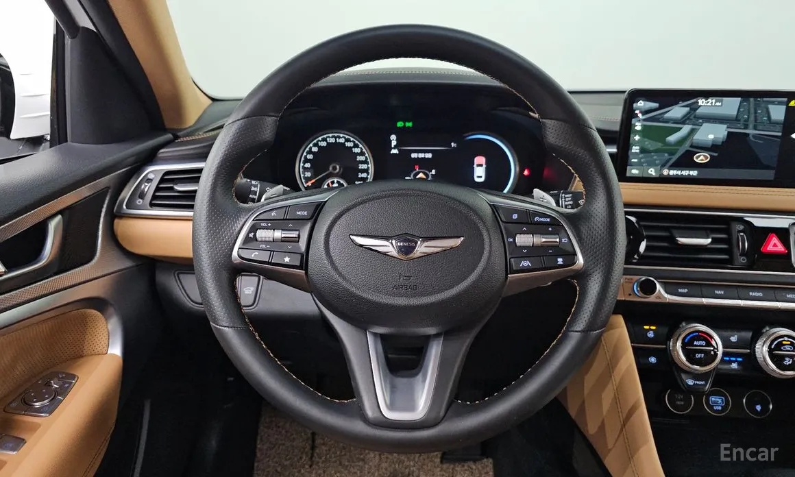 Фото 14 - Genesis G70