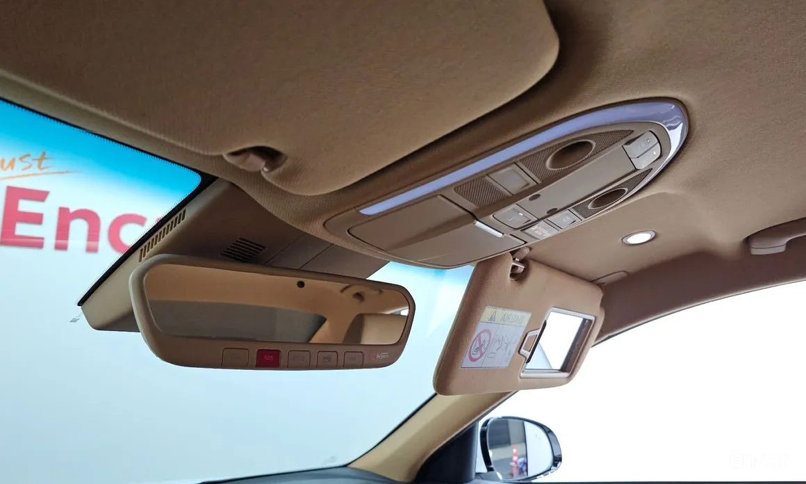 Фото 19 - Genesis G70