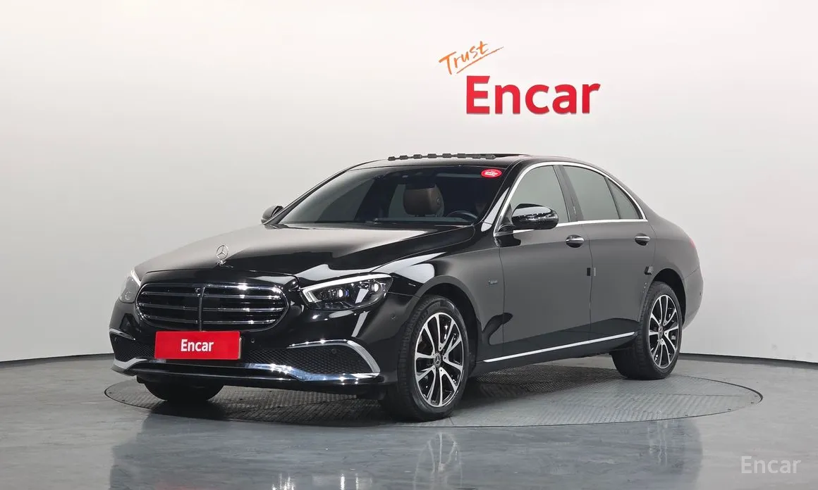 Фото 1 - Mercedes-Benz E-Class