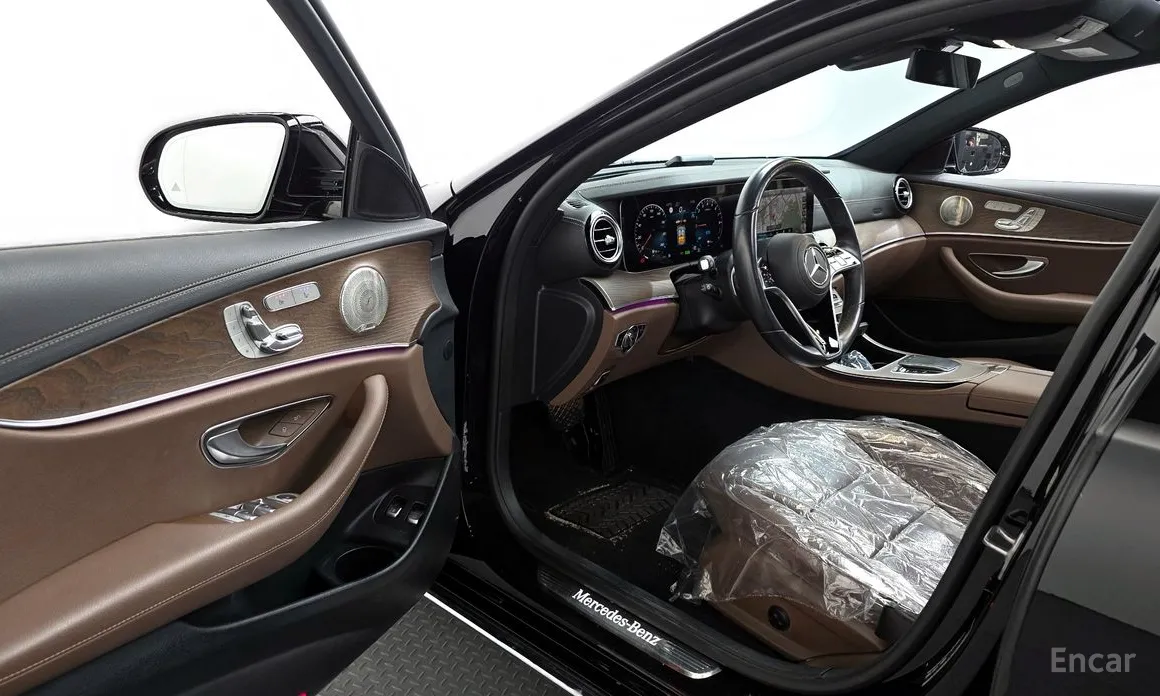 Фото 10 - Mercedes-Benz E-Class