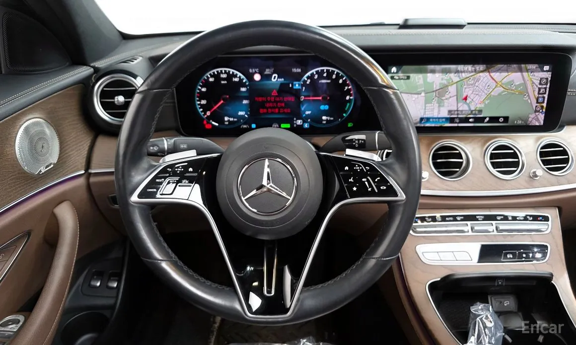 Фото 13 - Mercedes-Benz E-Class