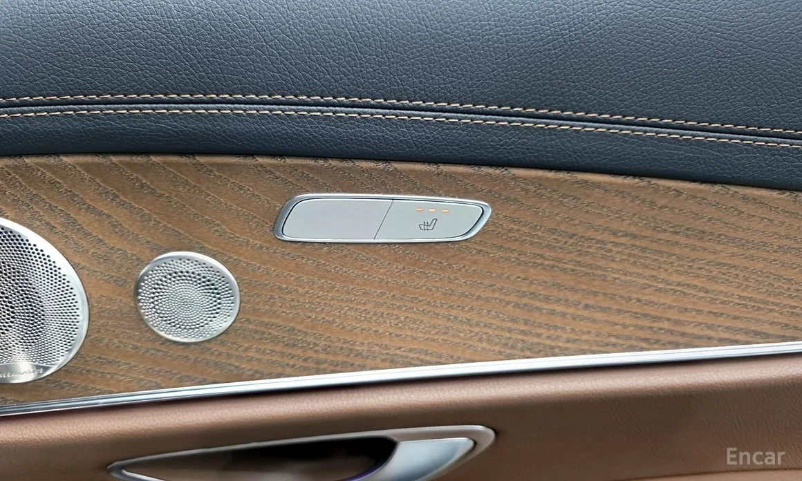 Фото 19 - Mercedes-Benz E-Class