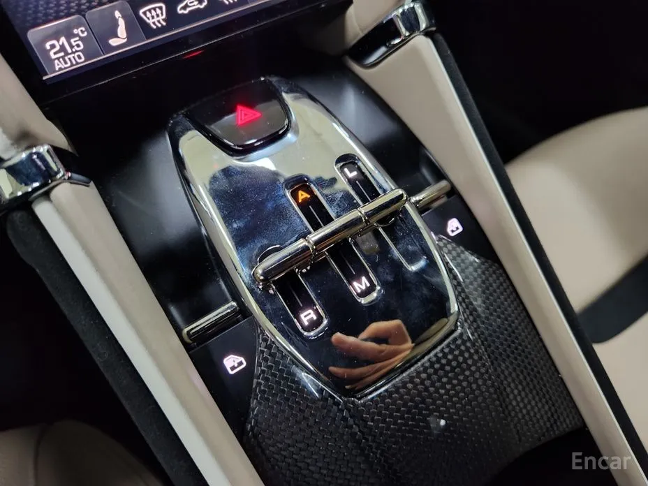 Фото 16 - Ferrari Roma