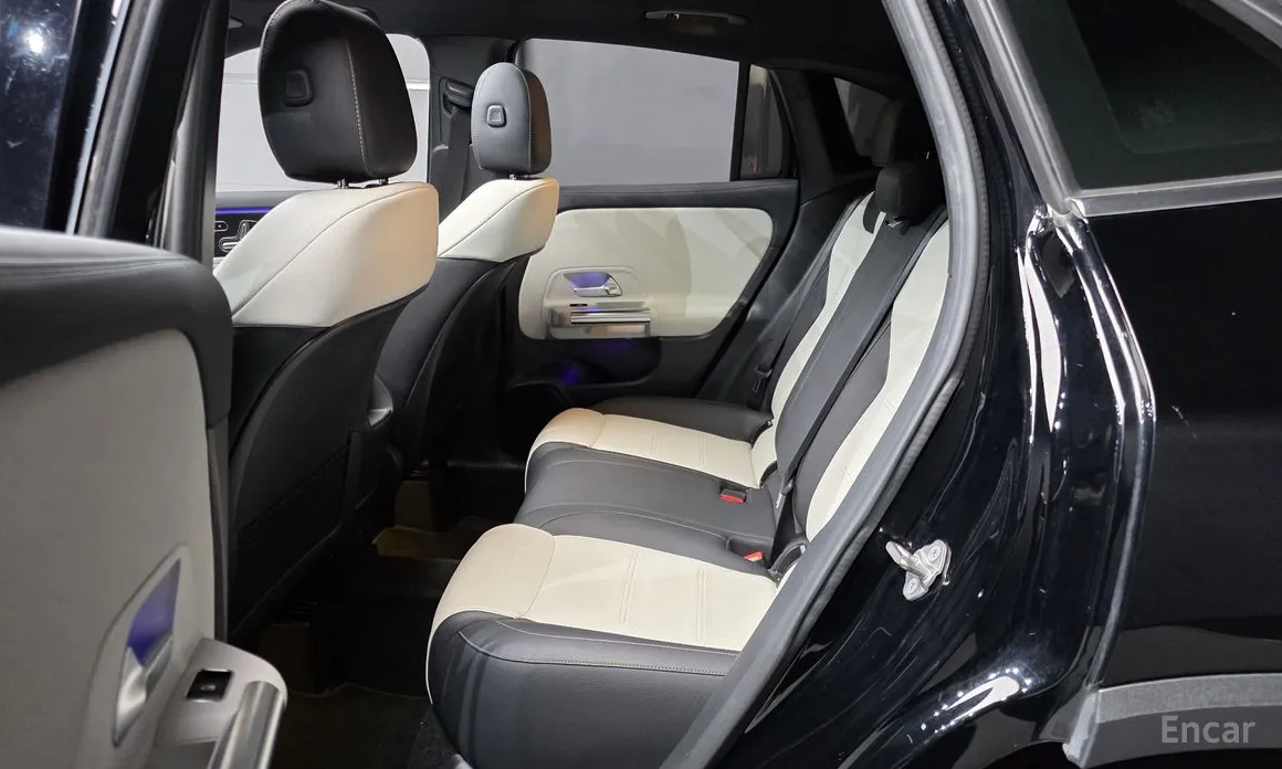 Фото 12 - Mercedes-Benz GLA-Class