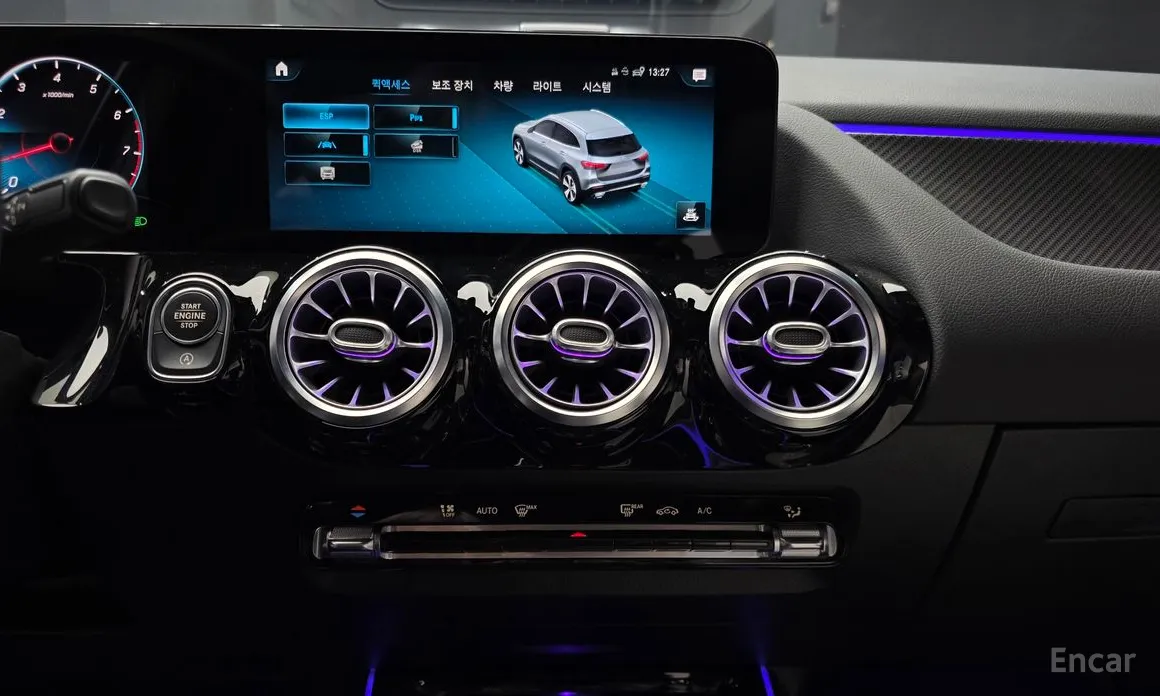 Фото 14 - Mercedes-Benz GLA-Class