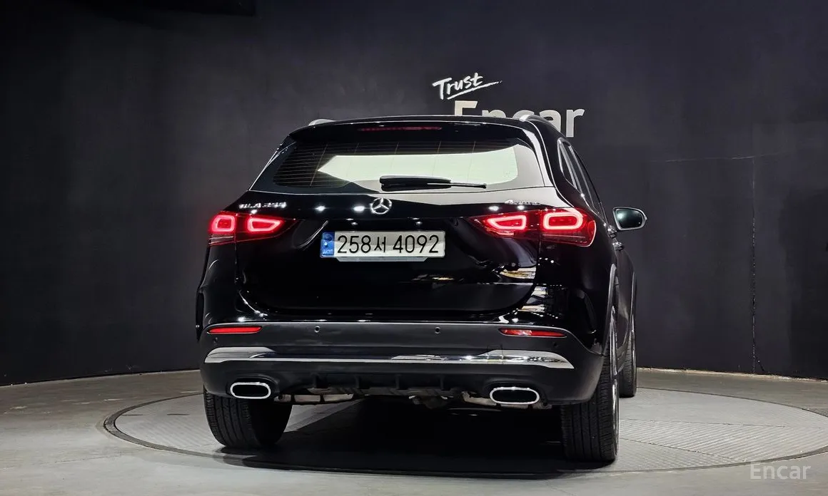 Фото 4 - Mercedes-Benz GLA-Class