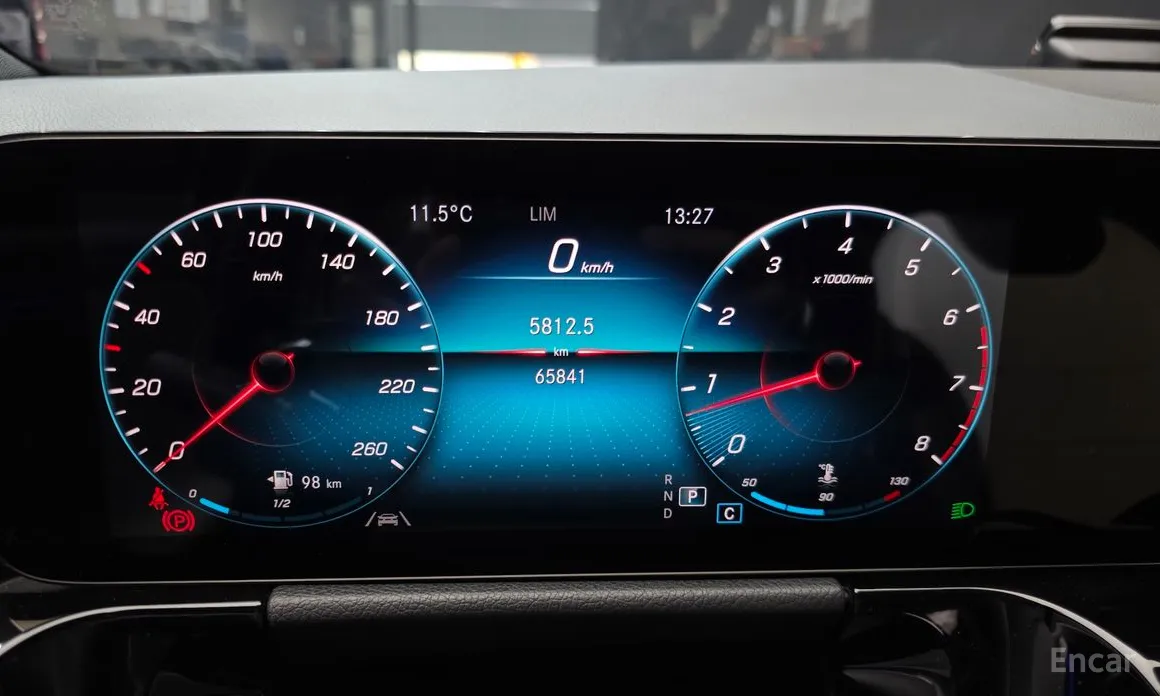 Фото 8 - Mercedes-Benz GLA-Class