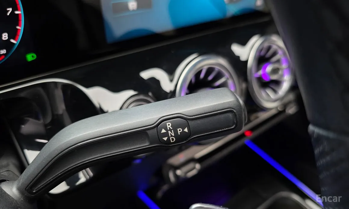 Фото 9 - Mercedes-Benz GLA-Class