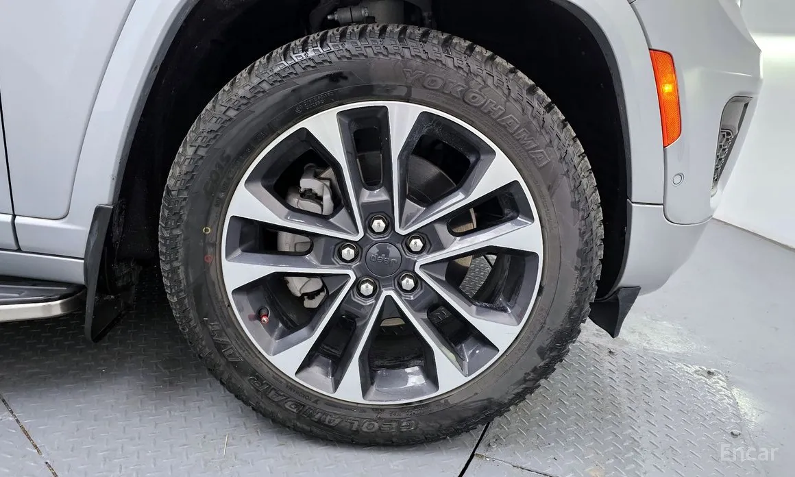 Фото 5 - Jeep Cherokee