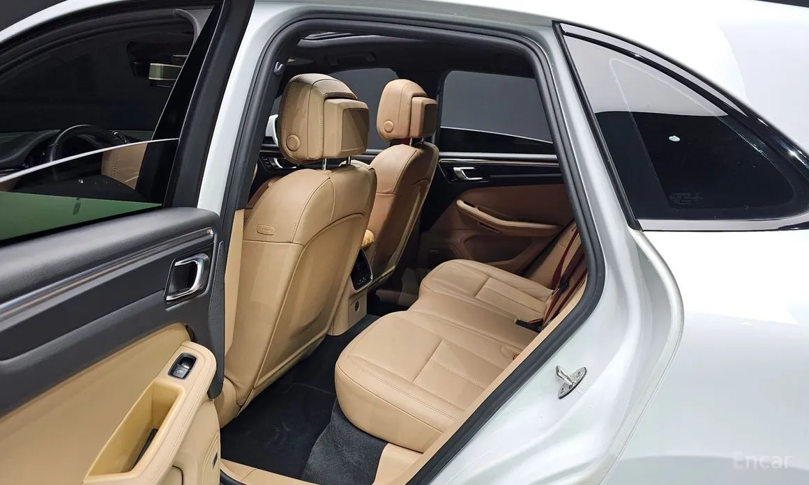 Фото 12 - Porsche Macan