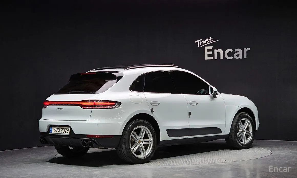 Фото 2 - Porsche Macan