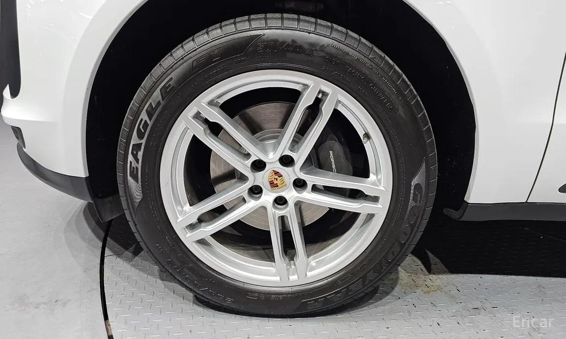 Фото 5 - Porsche Macan