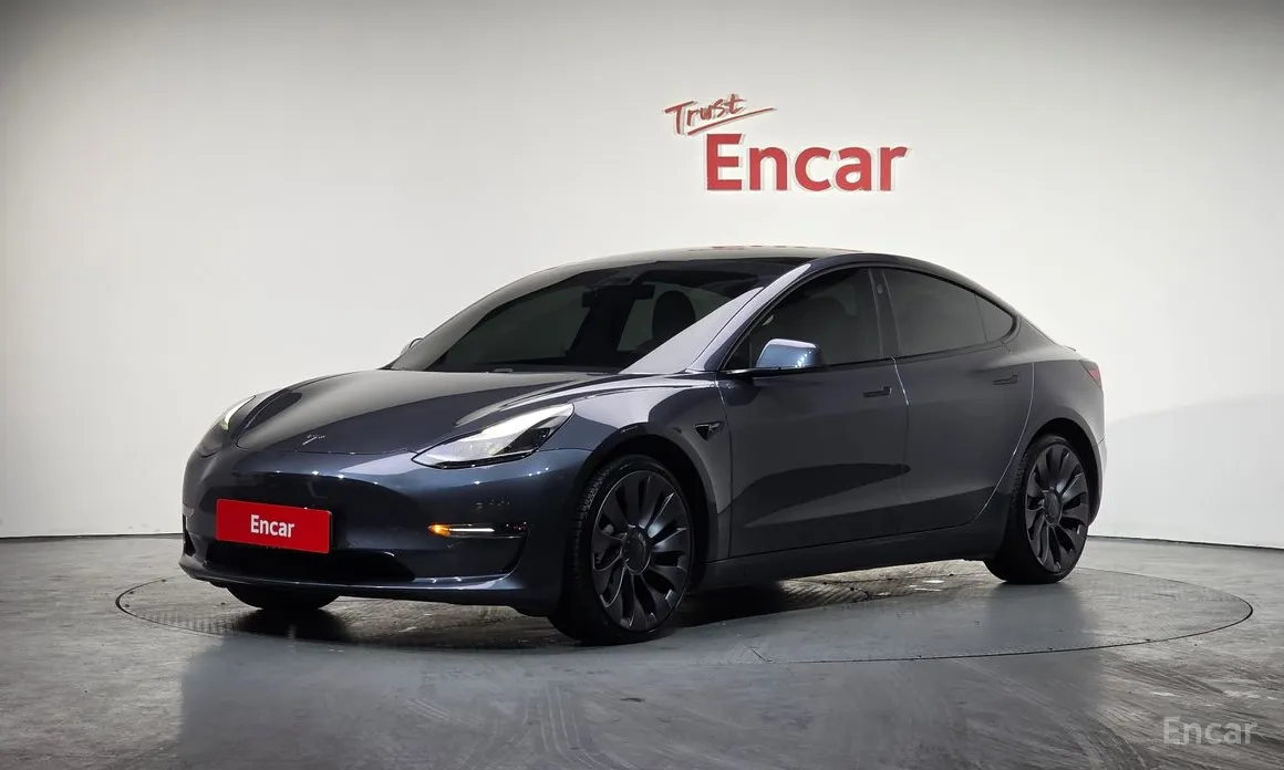 Фото 1 - Tesla Model 3