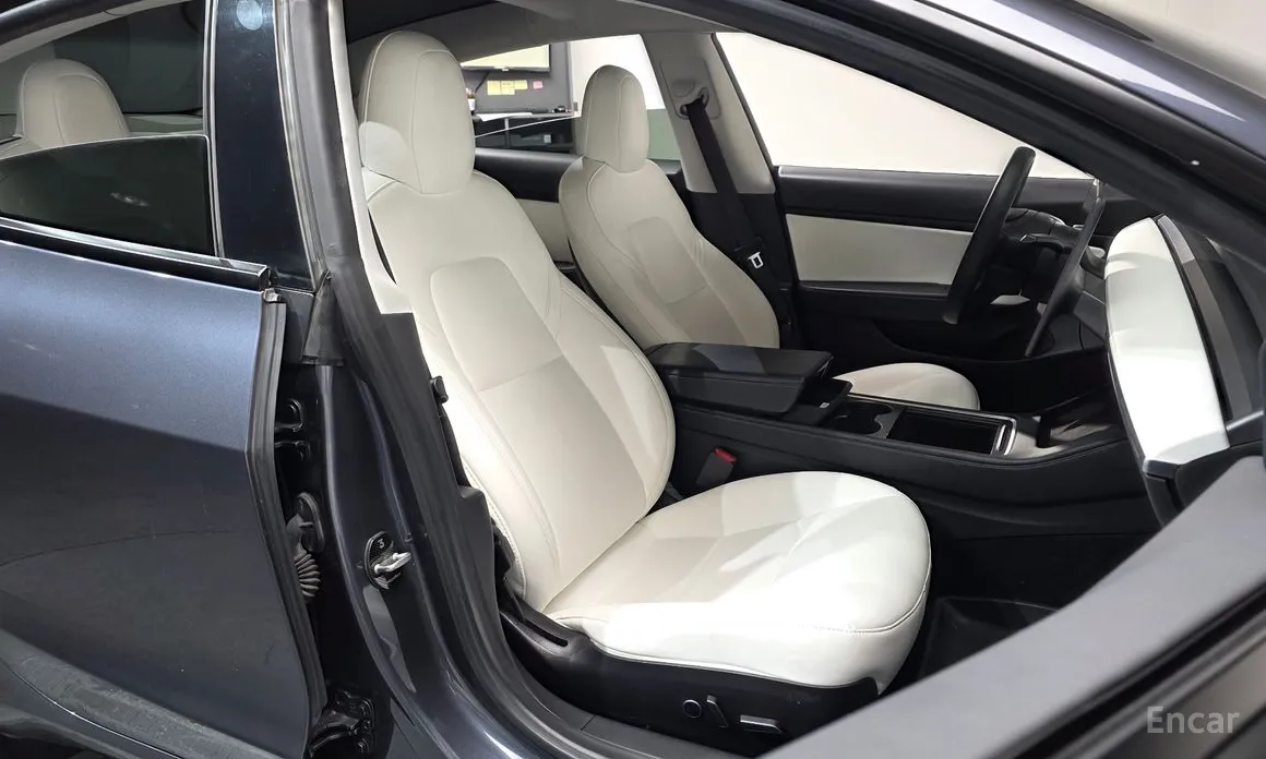 Фото 10 - Tesla Model 3