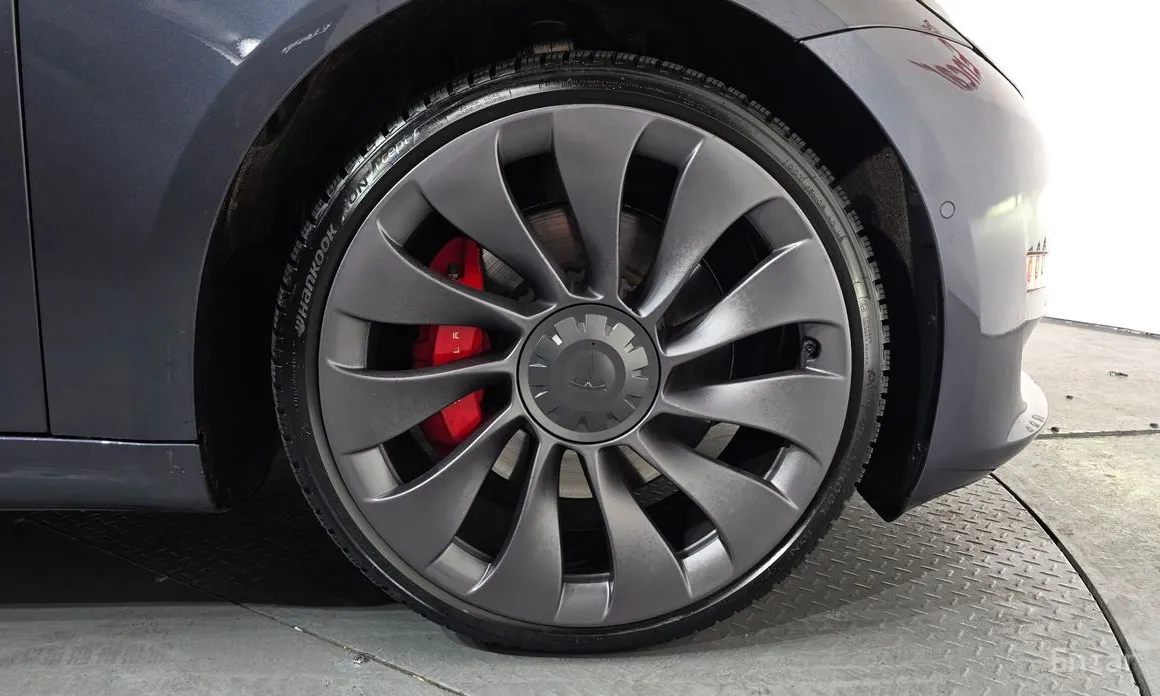 Фото 5 - Tesla Model 3