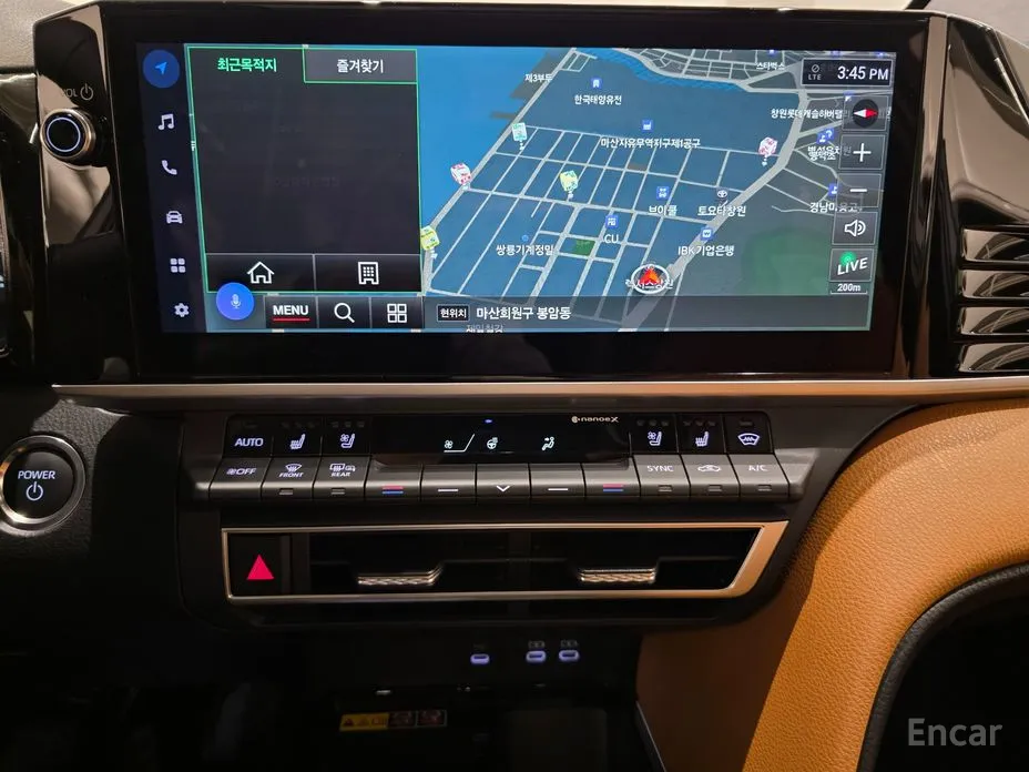 Фото 13 - Toyota Camry