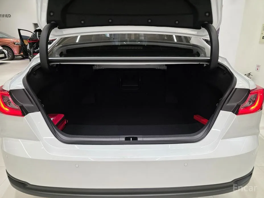 Фото 16 - Toyota Camry