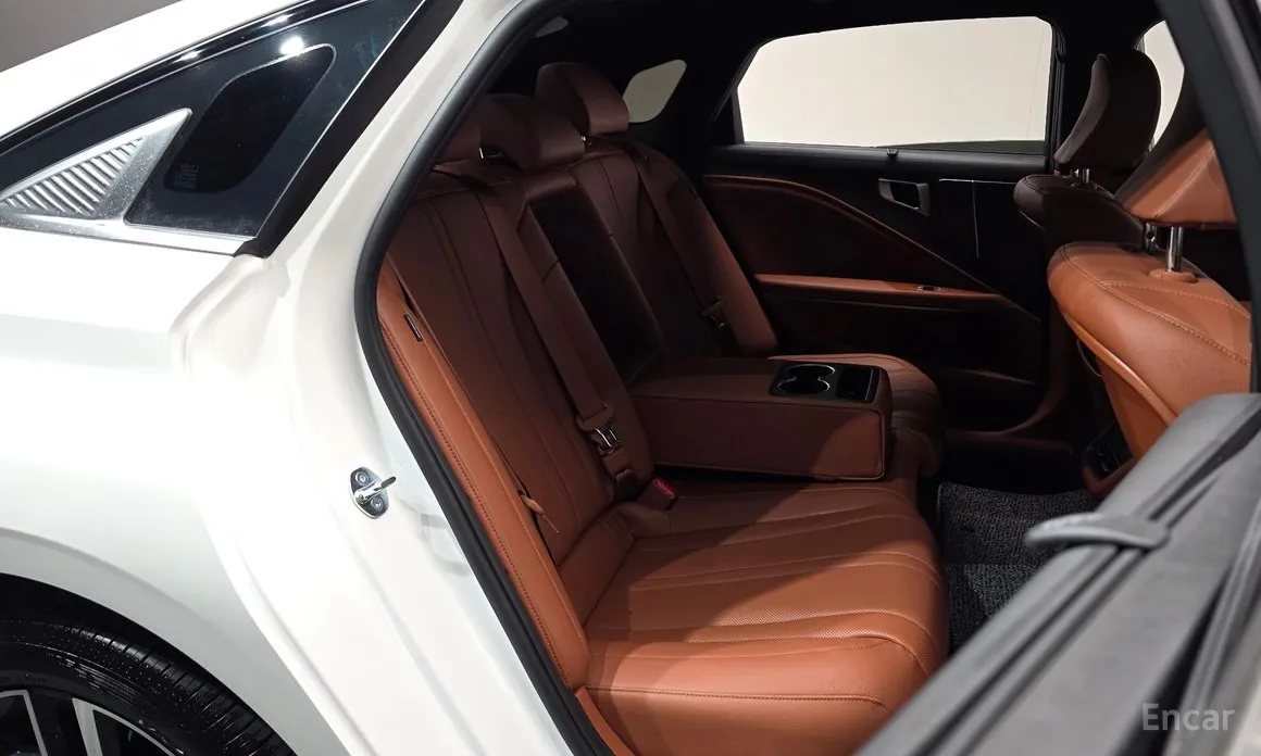 Фото 11 - Kia K8