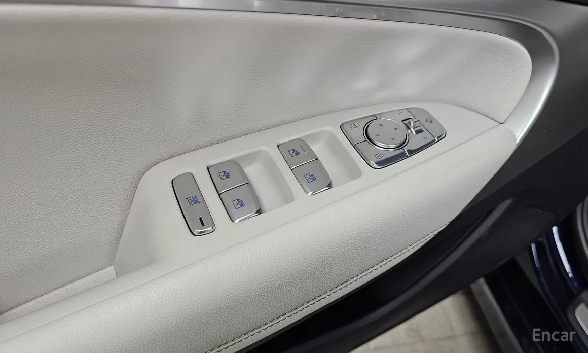 Фото 14 - Genesis G70