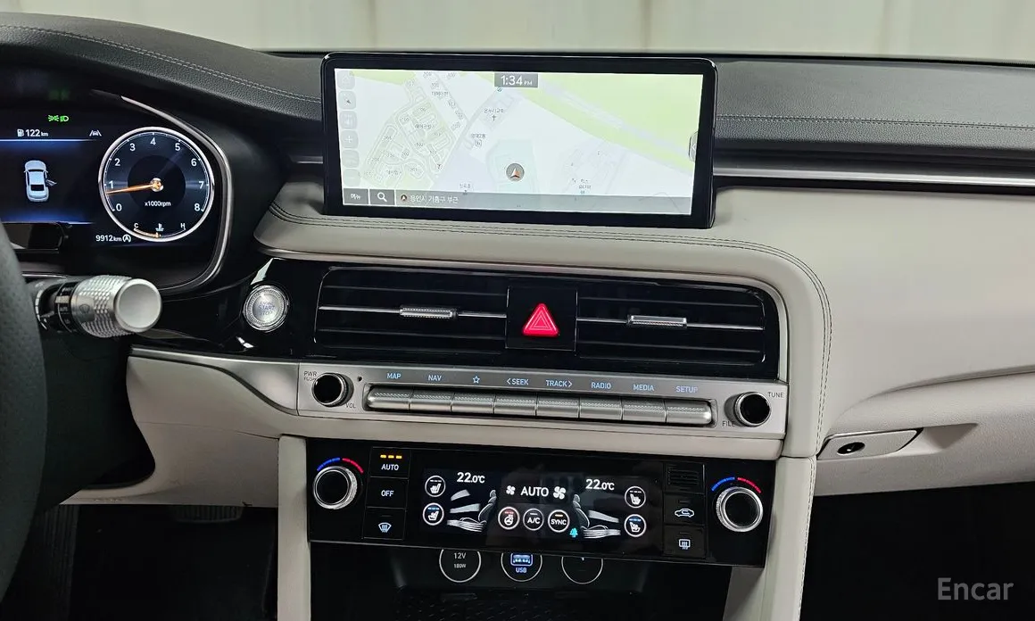 Фото 16 - Genesis G70