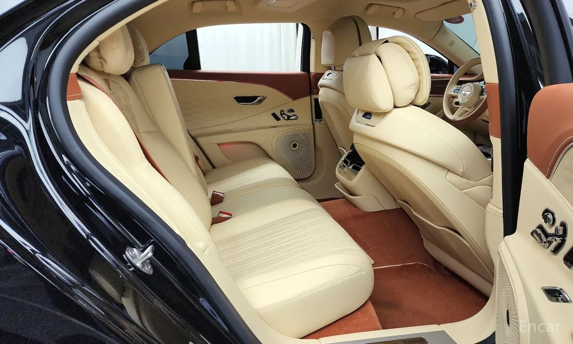 Фото 11 - Bentley Flying Spur