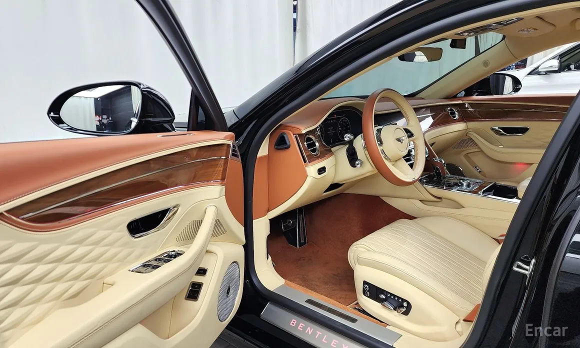 Фото 9 - Bentley Flying Spur