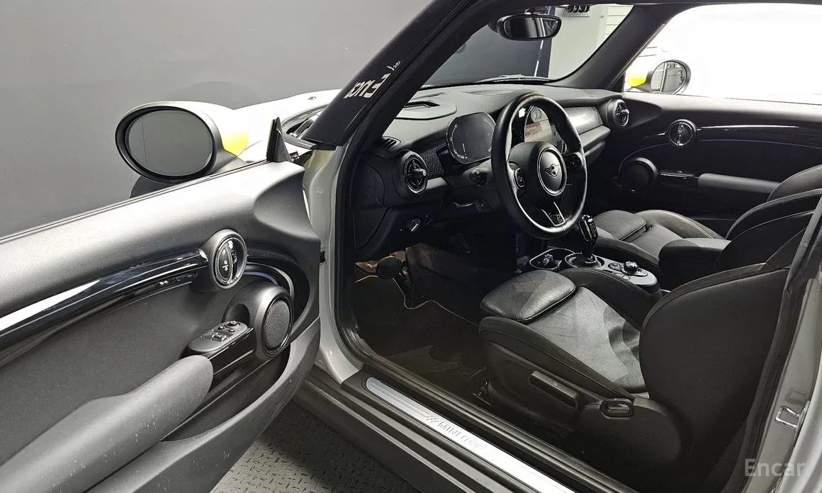 Фото 10 - Mini Cooper