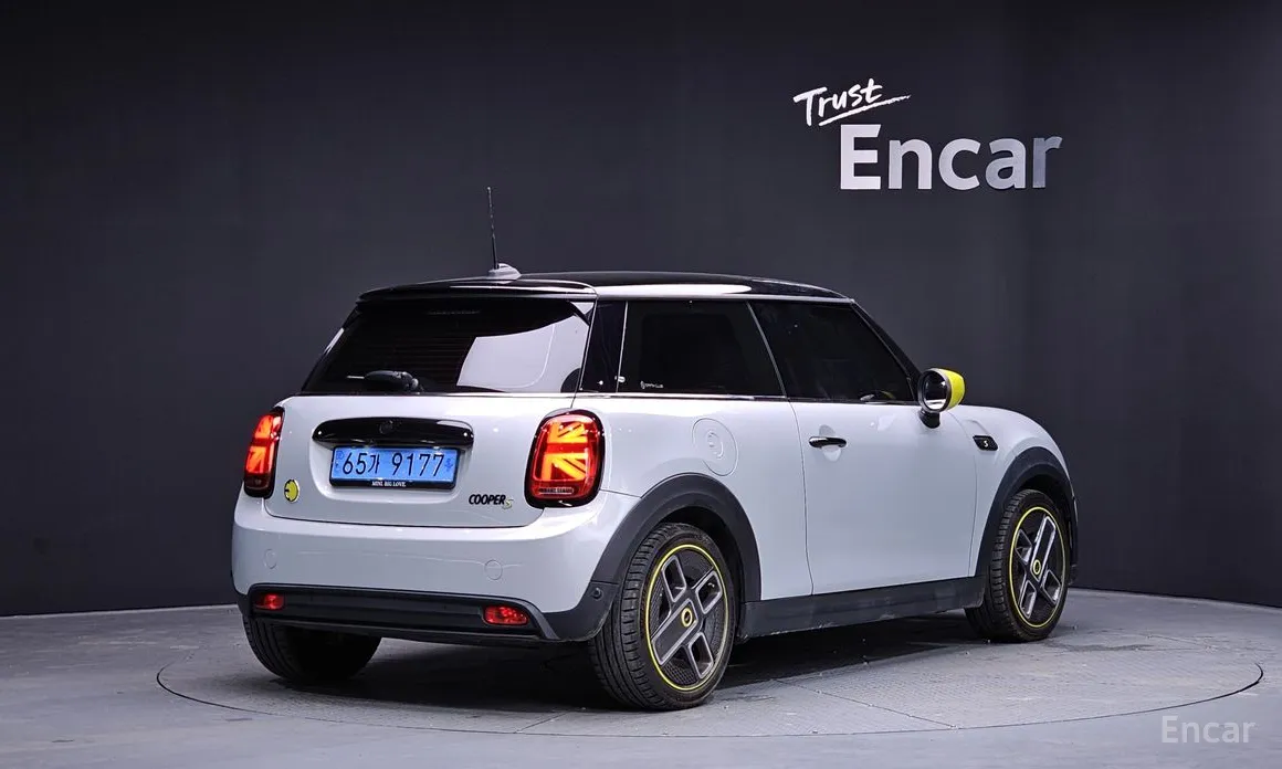 Фото 2 - Mini Cooper