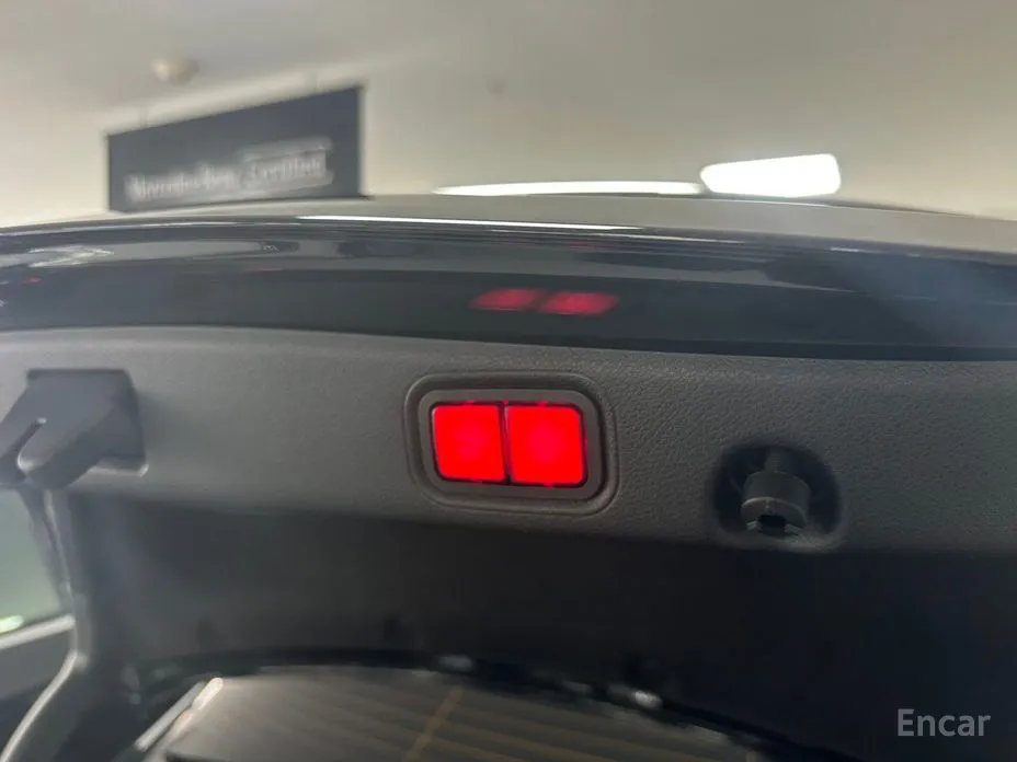 Фото 11 - Mercedes-Benz E-Class