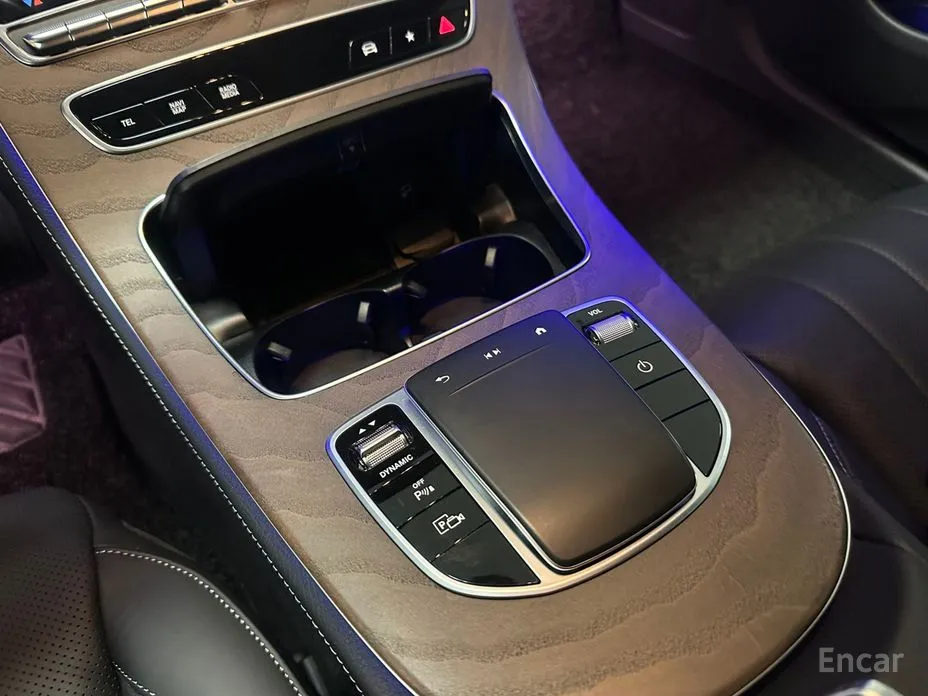 Фото 13 - Mercedes-Benz E-Class