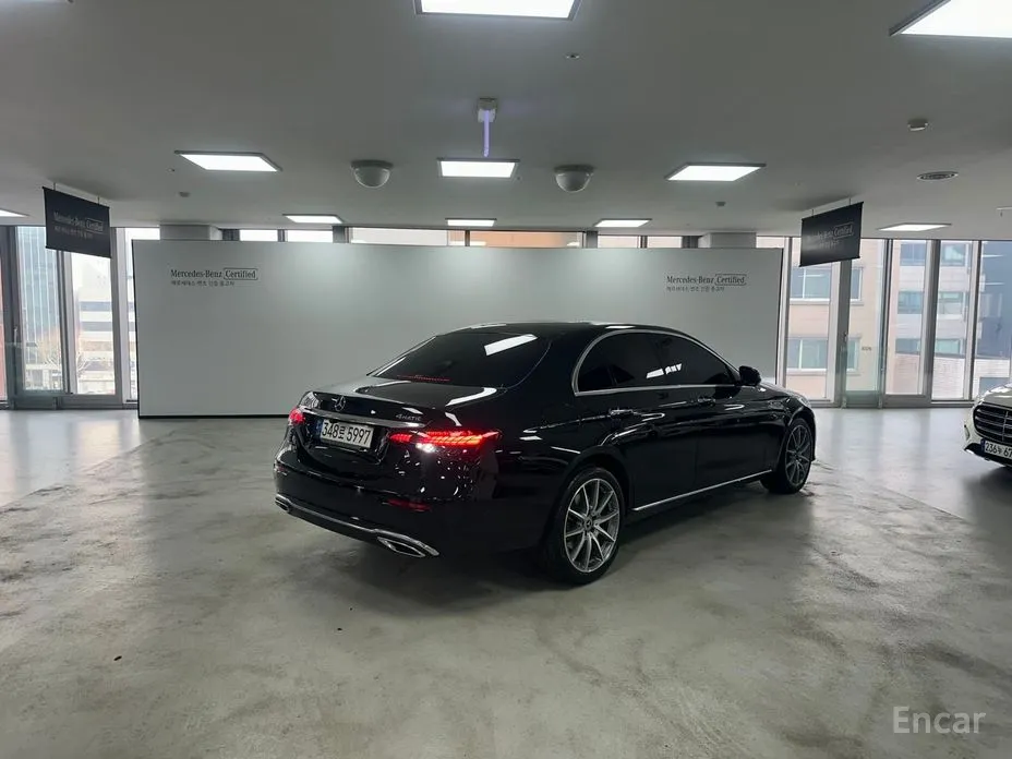 Фото 2 - Mercedes-Benz E-Class