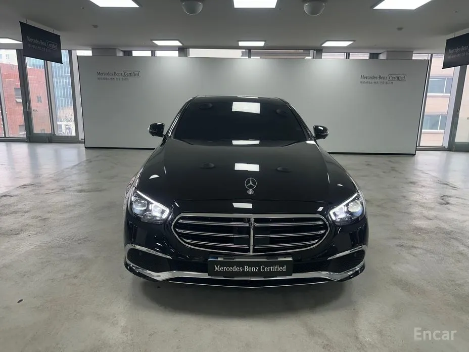 Фото 3 - Mercedes-Benz E-Class