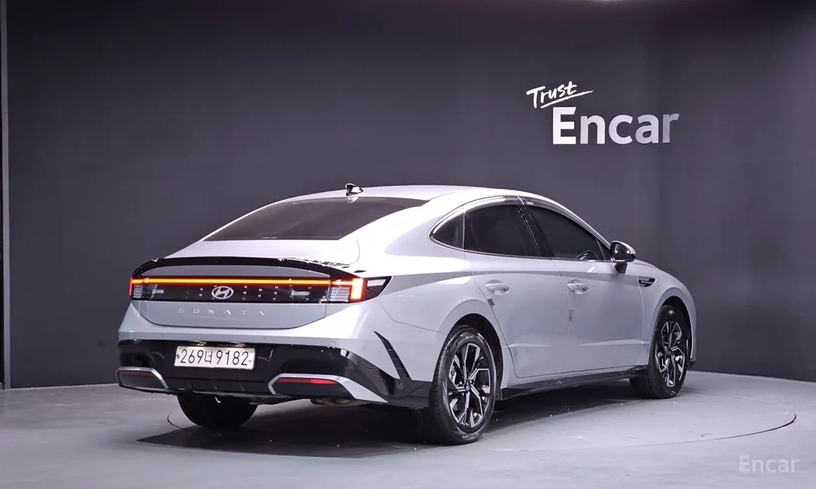 Фото 2 - Hyundai Sonata