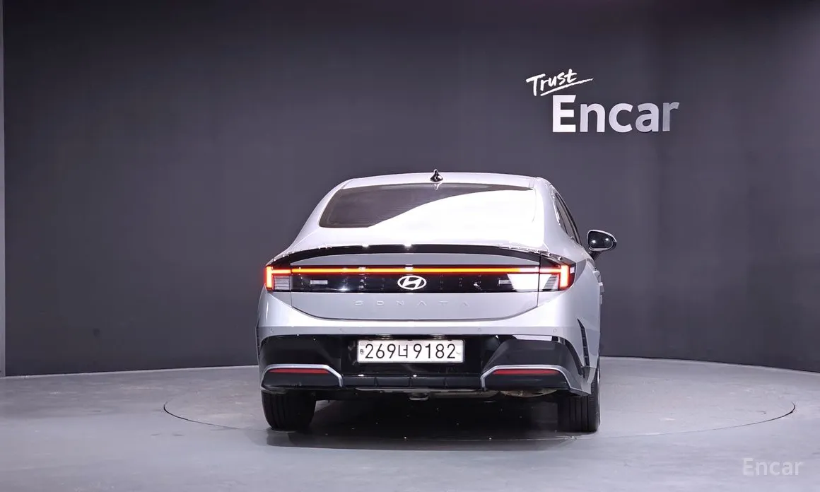 Фото 4 - Hyundai Sonata