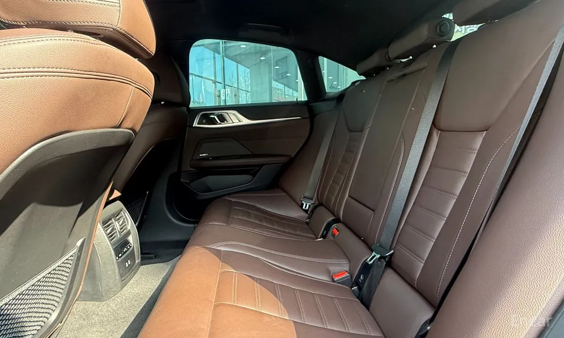 Фото 15 - BMW i4